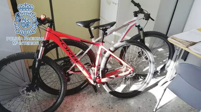 Detenido un menor e identificado otro por robar a punta de navaja