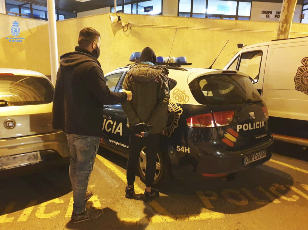 Detenido robando en la casa hermandad de Los Negritos