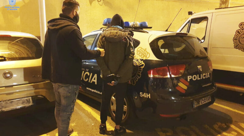 Detenido robando en la casa hermandad de Los Negritos