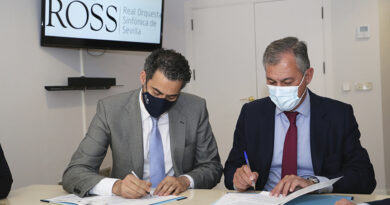 El alcalde de Tomares y el director de la ROSS firman convenio de colaboración