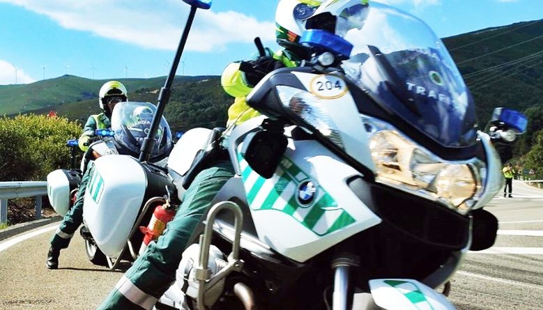 Agentes de la Guardia Civil motorizada