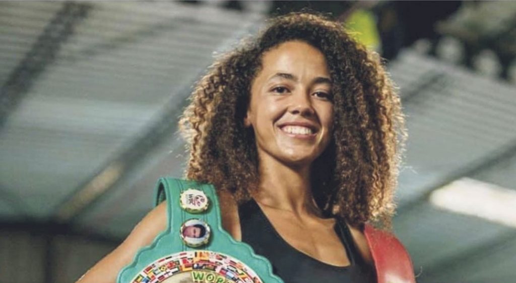 Campeona mundial de Muay Thai de Coria se ofrece para entrenar
