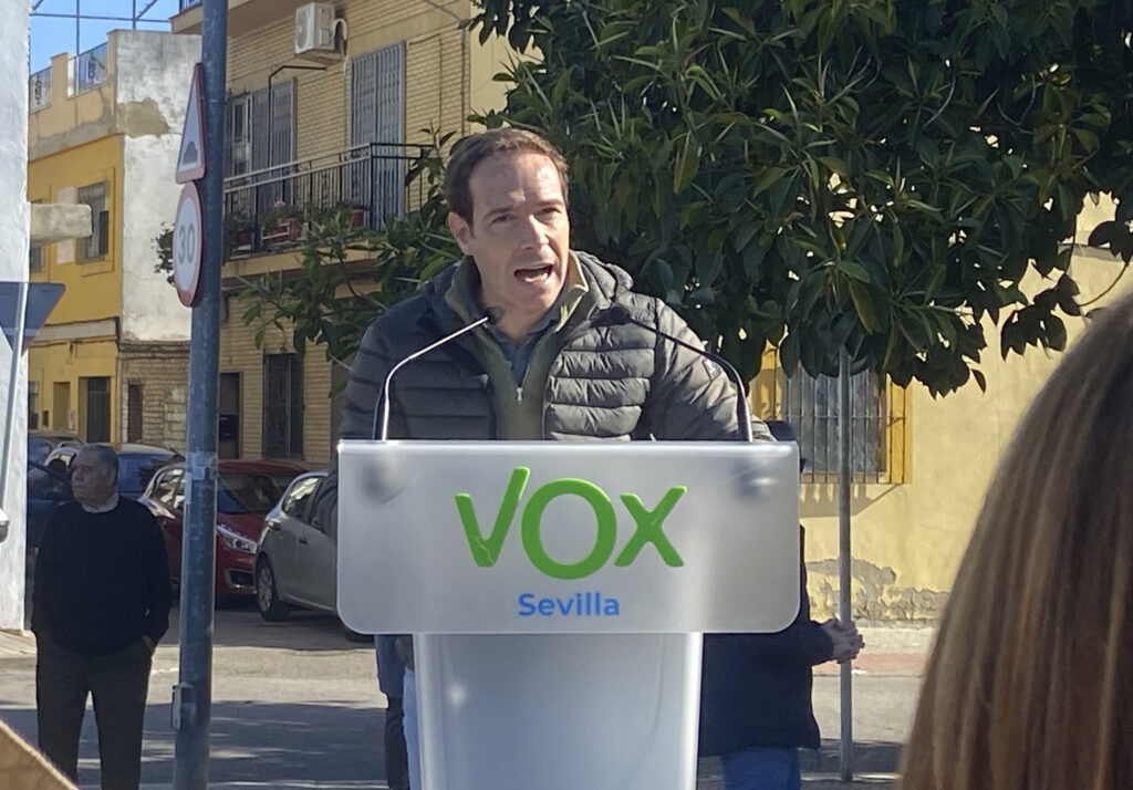 Javier Cortes apuesta en Palmete (Sevilla) por unos barrios "habitables y seguros"