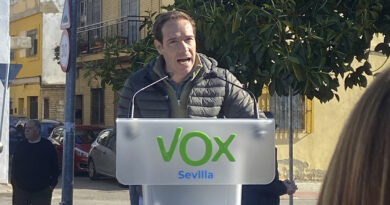 Javier Cortes apuesta en Palmete (Sevilla) por unos barrios "habitables y seguros"