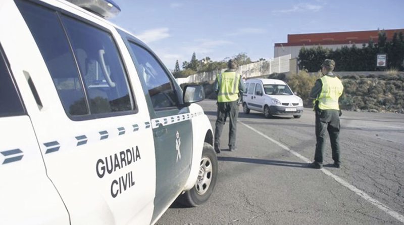 La Guardia Civil de Mairena detiene a un hombre por robar en casa de sus vecinos