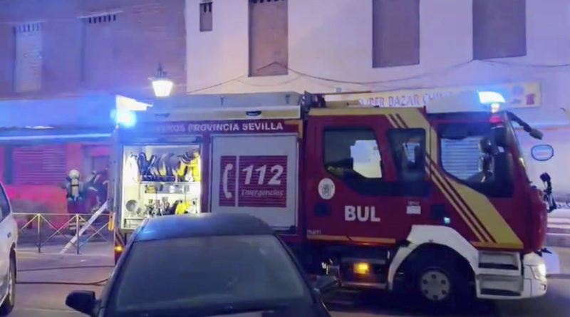 Rescatado un joven de Palomares de un incendio