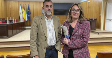 VOX de Mairena del Aljarafe reconoce a dos personas destacadas