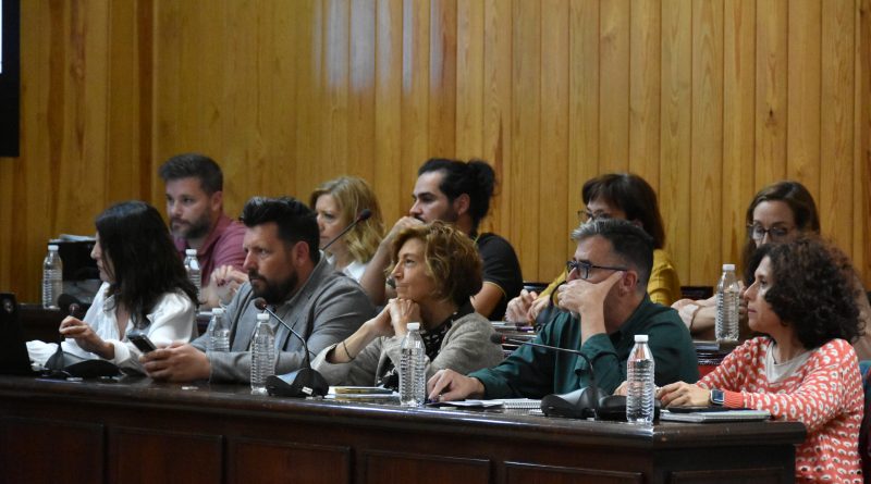 La oposición de Mairena sonroja al equipo social-comunista