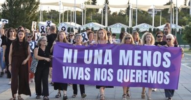 Marcha contra la "violencia de género" y el alcalde fomentando la desigualdad