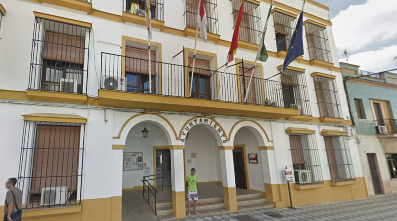 Cierra el Ayuntamiento de Coria del Río por dos positivos entre sus trabajadores