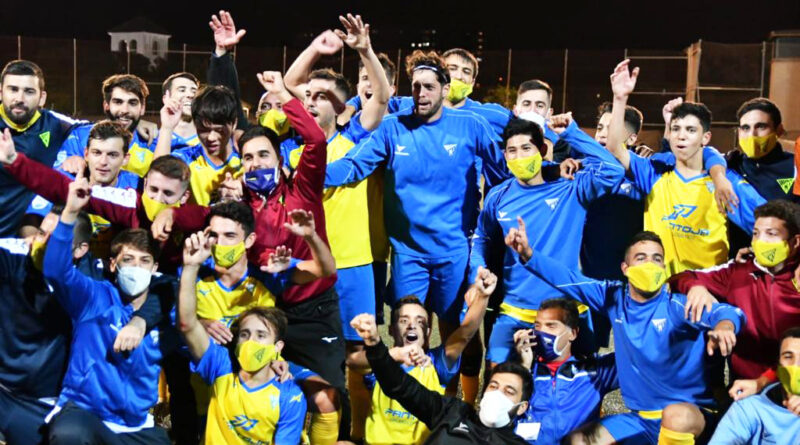 U.D. Tomares celebrando su pase a la Copa del Rey
